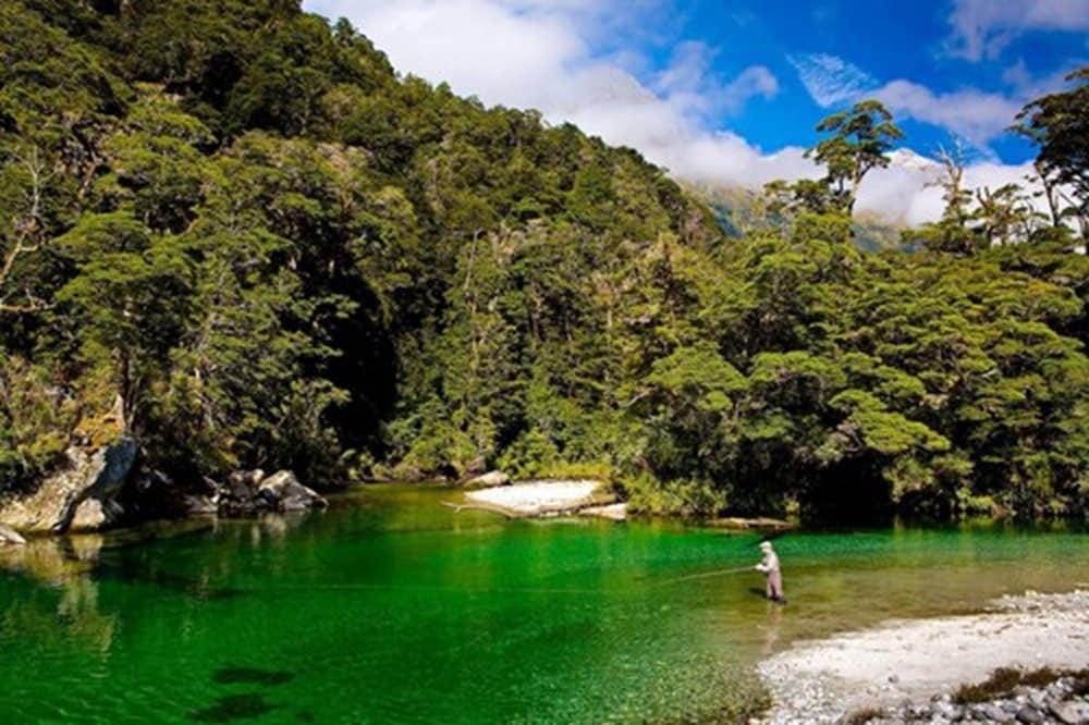 Fiordland Lodge Te Anau Exteriör bild