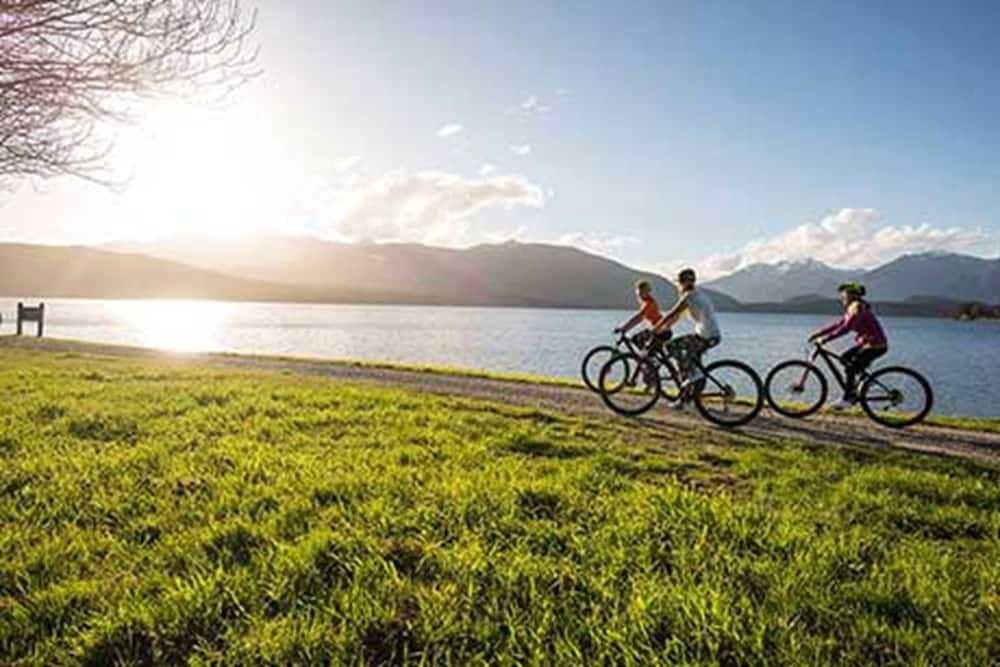 Fiordland Lodge Te Anau Exteriör bild